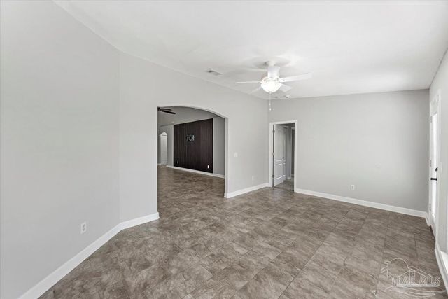 6677 Admiral St, Navarre, FL 32566