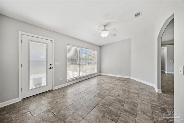 6677 Admiral St, Navarre, FL 32566