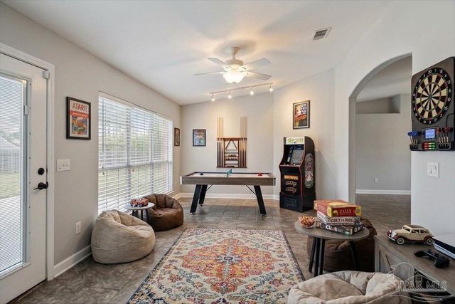 6677 Admiral St, Navarre, FL 32566