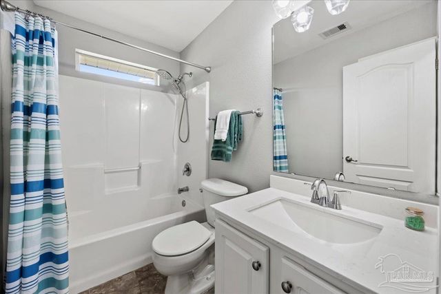 6677 Admiral St, Navarre, FL 32566