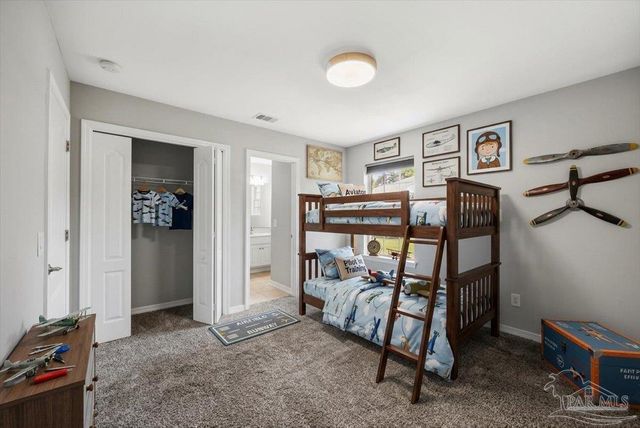 6677 Admiral St, Navarre, FL 32566