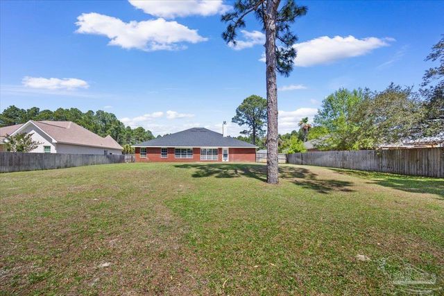 6677 Admiral St, Navarre, FL 32566