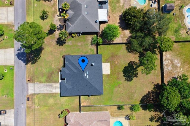 6677 Admiral St, Navarre, FL 32566