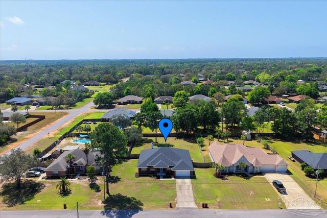 6677 Admiral St, Navarre, FL 32566