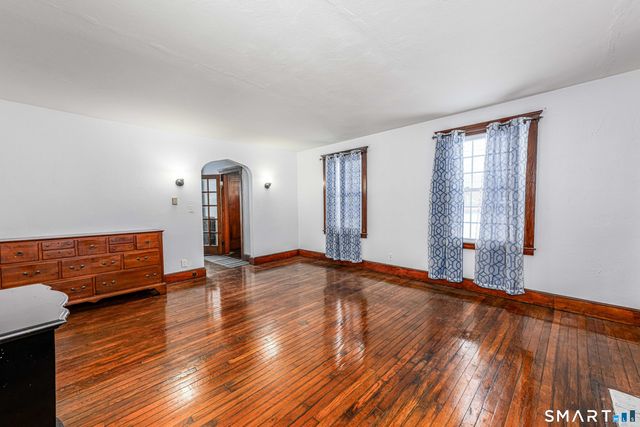 42 Oregon Avenue, East Haven, CT 06512