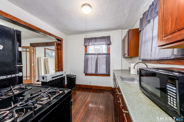 42 Oregon Avenue, East Haven, CT 06512