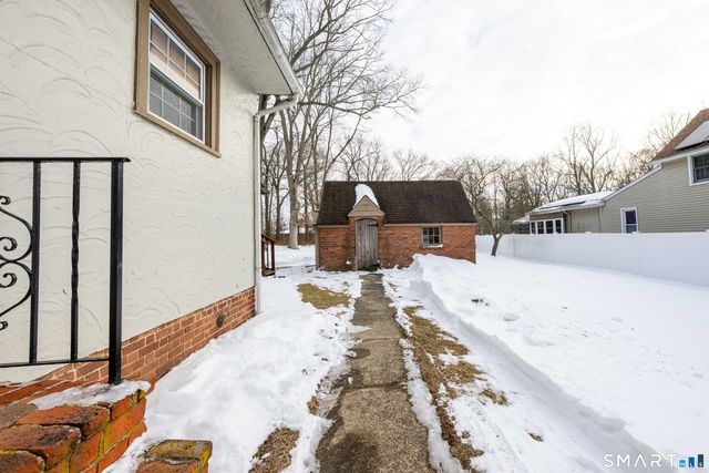 42 Oregon Avenue, East Haven, CT 06512