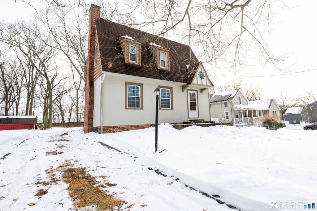 42 Oregon Avenue, East Haven, CT 06512