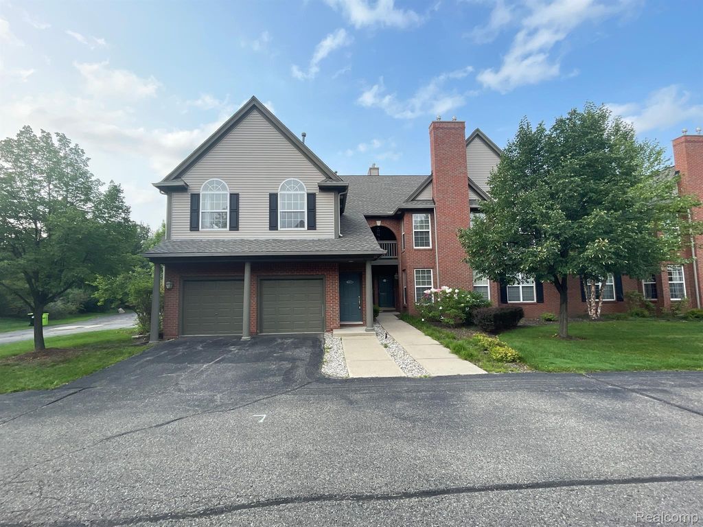 28373 CARLTON WAY Drive, Novi, MI 48377