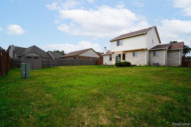27271 Sparrow Court, New Baltimore, MI 48051
