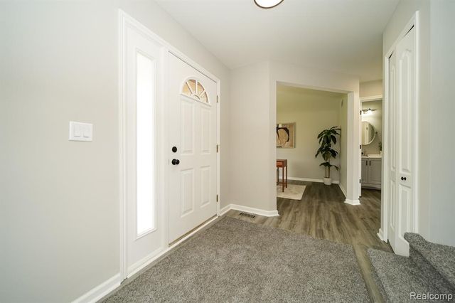 27271 Sparrow Court, New Baltimore, MI 48051