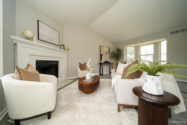 27271 Sparrow Court, New Baltimore, MI 48051