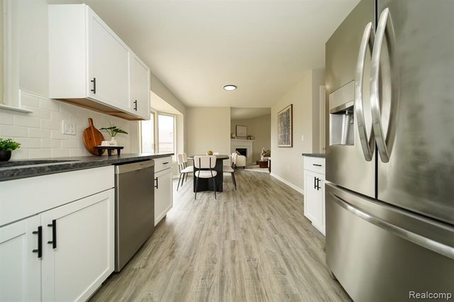 27271 Sparrow Court, New Baltimore, MI 48051