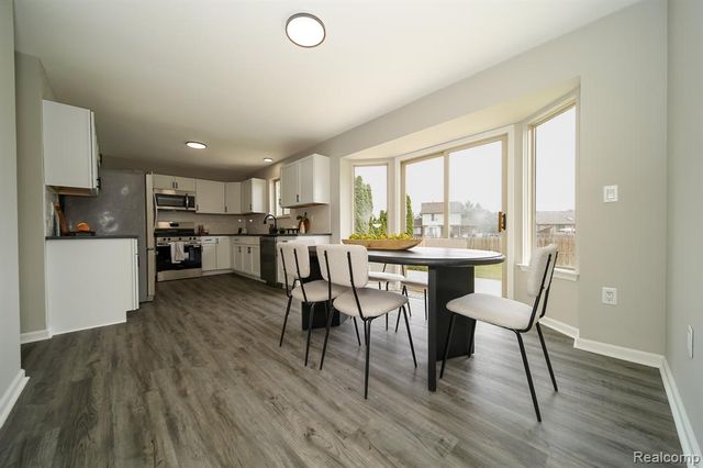 27271 Sparrow Court, New Baltimore, MI 48051