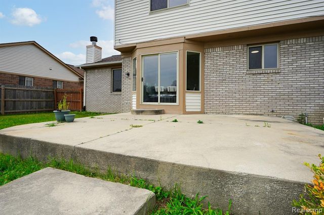 27271 Sparrow Court, New Baltimore, MI 48051