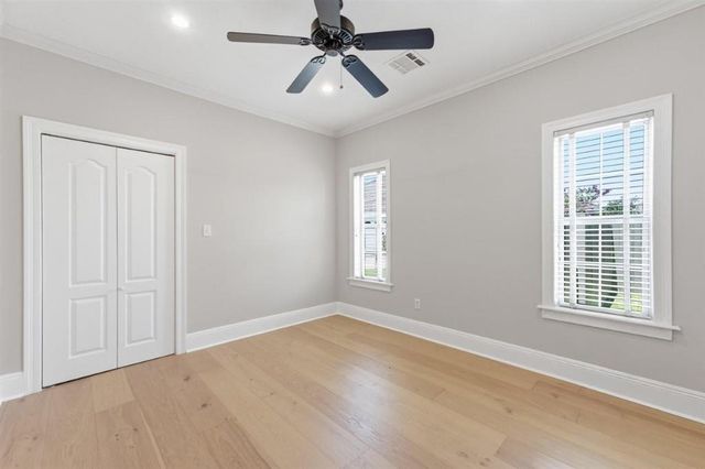 2402 Fox Hollow Street, Lake Charles, LA 70605