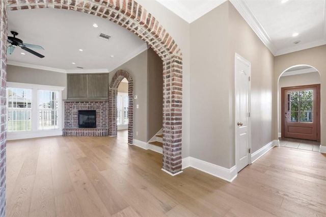 2402 Fox Hollow Street, Lake Charles, LA 70605