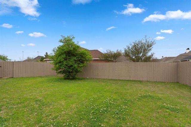 2402 Fox Hollow Street, Lake Charles, LA 70605