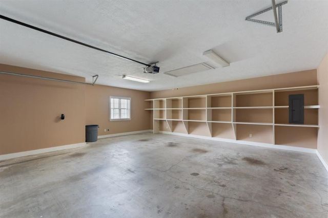 2402 Fox Hollow Street, Lake Charles, LA 70605