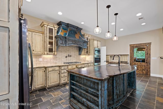 568 Woodford Cove, Hernando, MS 38632