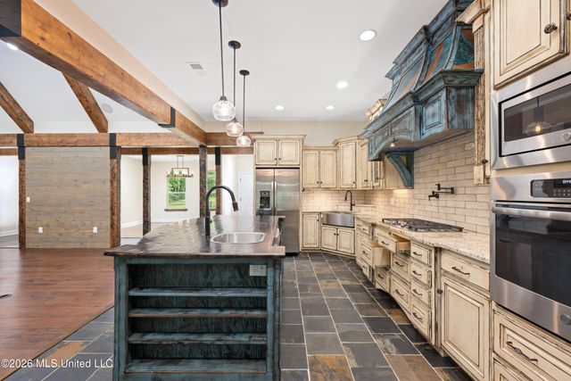 568 Woodford Cove, Hernando, MS 38632