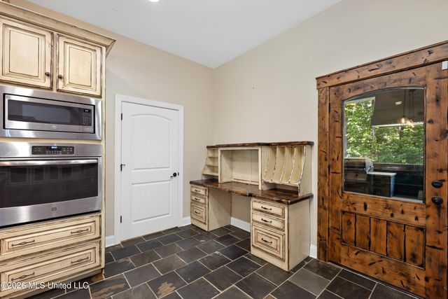 568 Woodford Cove, Hernando, MS 38632