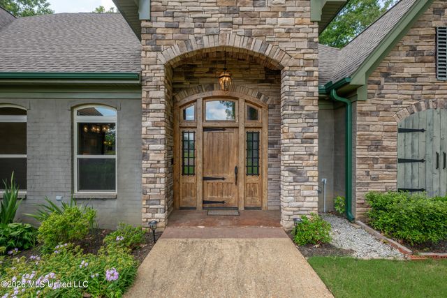 568 Woodford Cove, Hernando, MS 38632