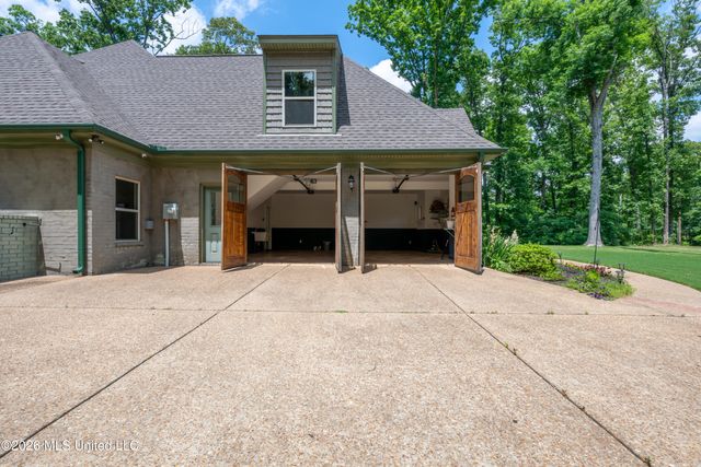 568 Woodford Cove, Hernando, MS 38632