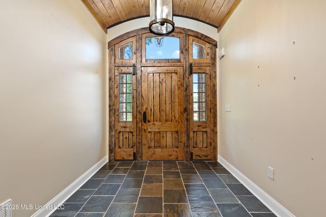 568 Woodford Cove, Hernando, MS 38632