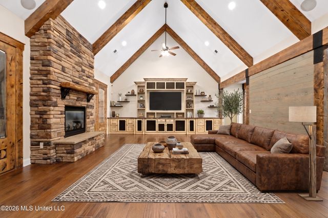 568 Woodford Cove, Hernando, MS 38632