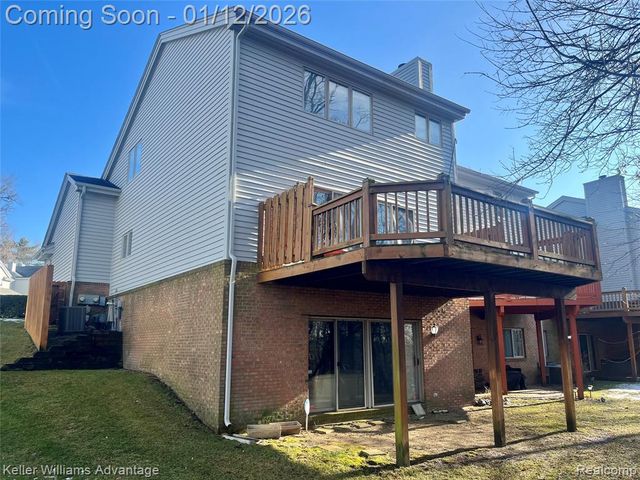 5069 Timberway Trail, Clarkston, MI 48346