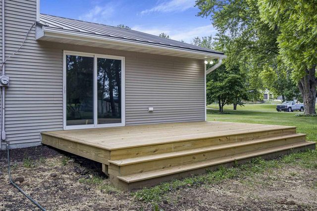 2542 Brown Deer Road, Stoughton, WI 53589