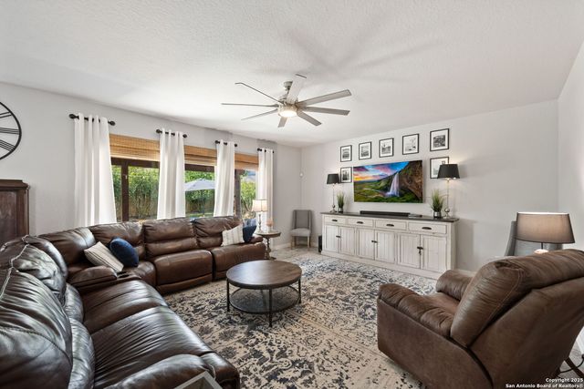 2943 Daisy Meadow, New Braunfels, TX 78130