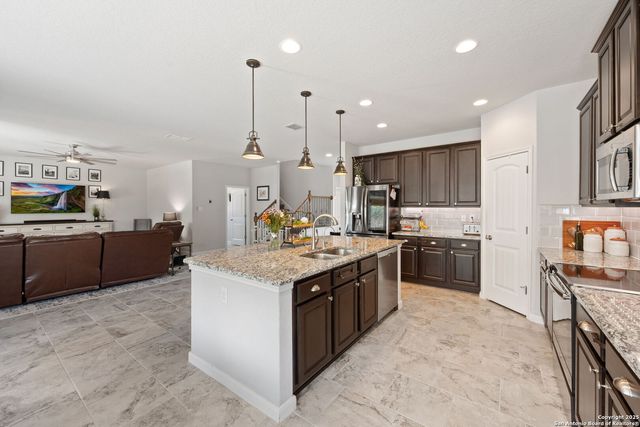 2943 Daisy Meadow, New Braunfels, TX 78130