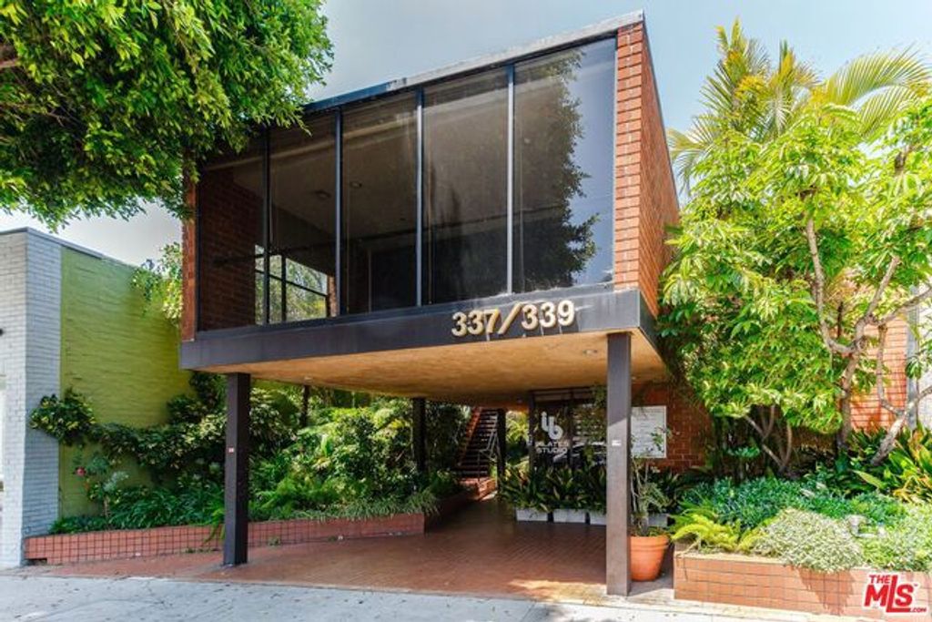 337 S Robertson Boulevard 103, Beverly Hills, CA 90211 — photo 2