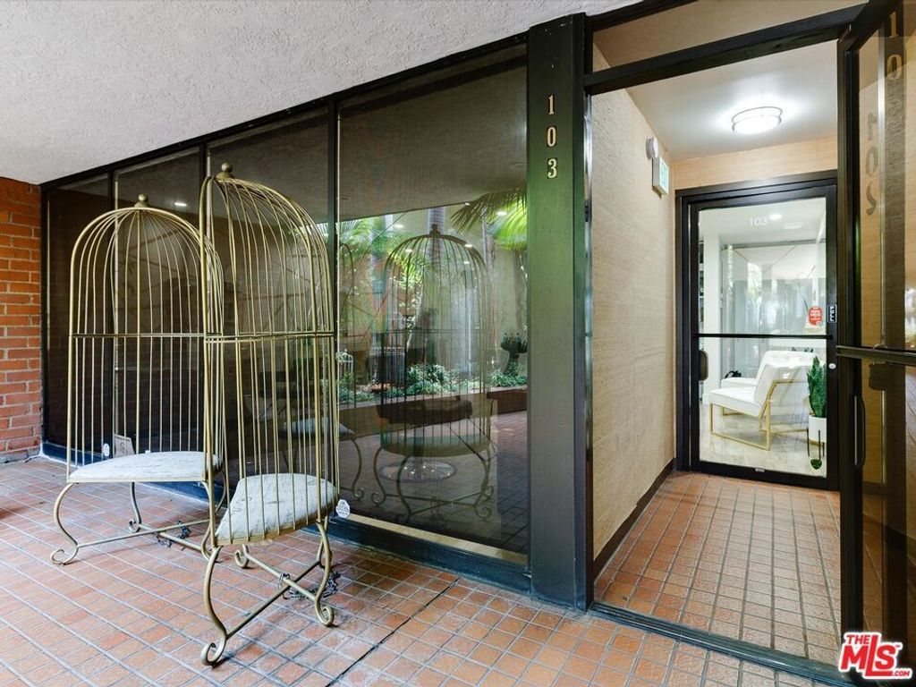 337 S Robertson Boulevard 103, Beverly Hills, CA 90211 — photo 5