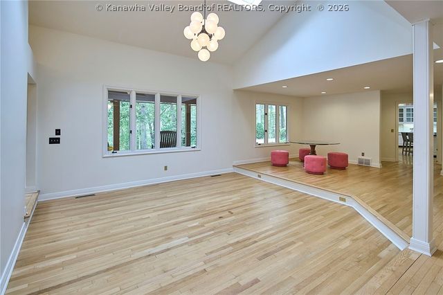 12 Dunlevy Road, Charleston, WV 25314