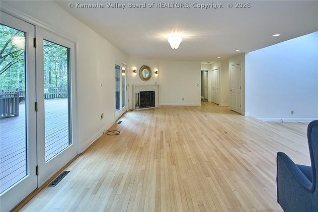 12 Dunlevy Road, Charleston, WV 25314