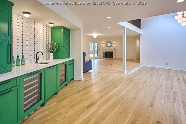 12 Dunlevy Road, Charleston, WV 25314