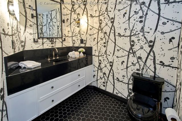 12 Dunlevy Road, Charleston, WV 25314