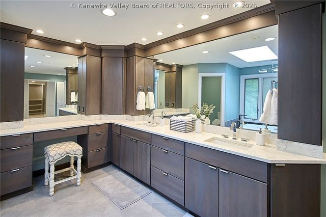 12 Dunlevy Road, Charleston, WV 25314