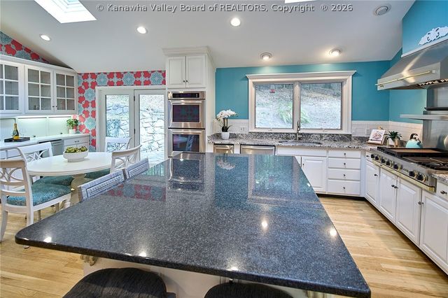 12 Dunlevy Road, Charleston, WV 25314