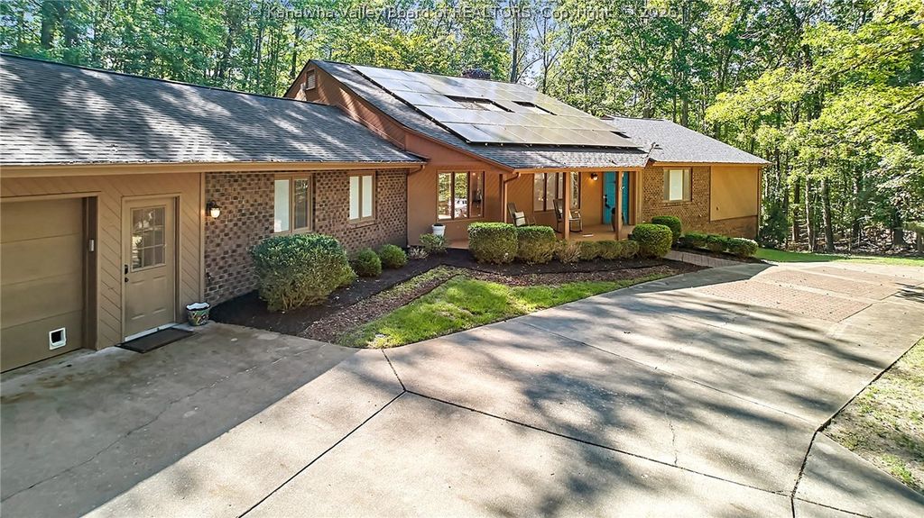 12 Dunlevy Road, Charleston, WV 25314