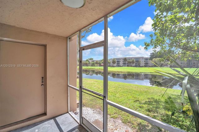 9431 Live Oak Pl 108, Davie, FL 33324