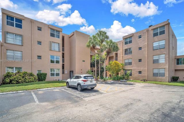 9431 Live Oak Pl 108, Davie, FL 33324