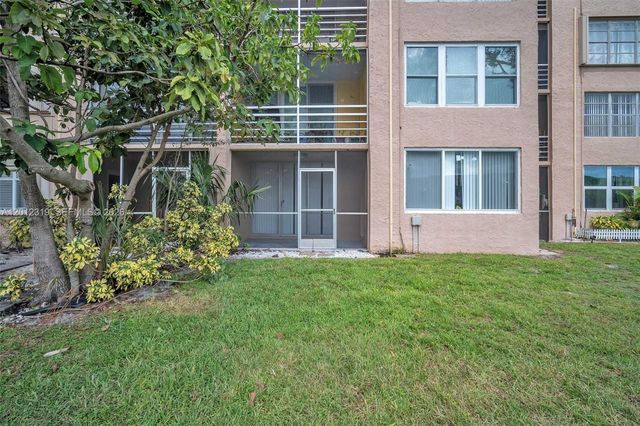 9431 Live Oak Pl 108, Davie, FL 33324