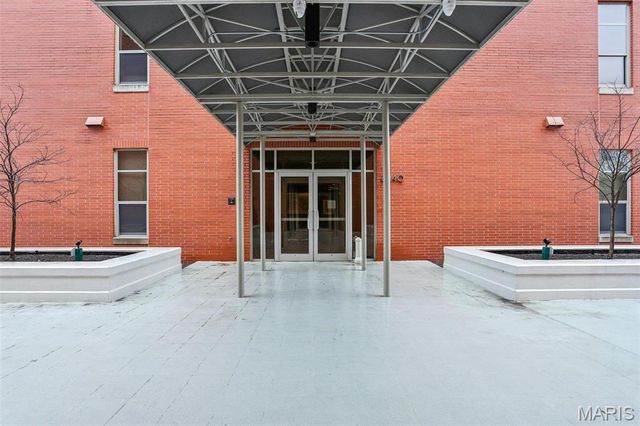 6340 Clayton Road 207, St Louis, MO 63117