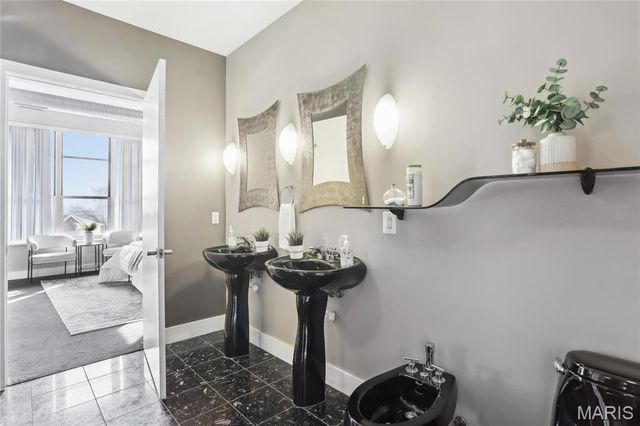 6340 Clayton Road 207, St Louis, MO 63117