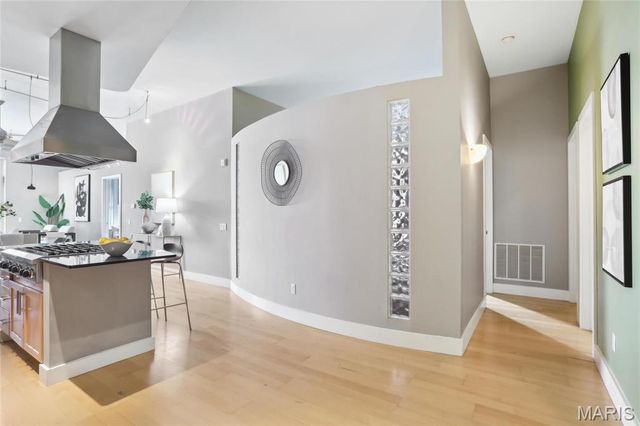6340 Clayton Road 207, St Louis, MO 63117