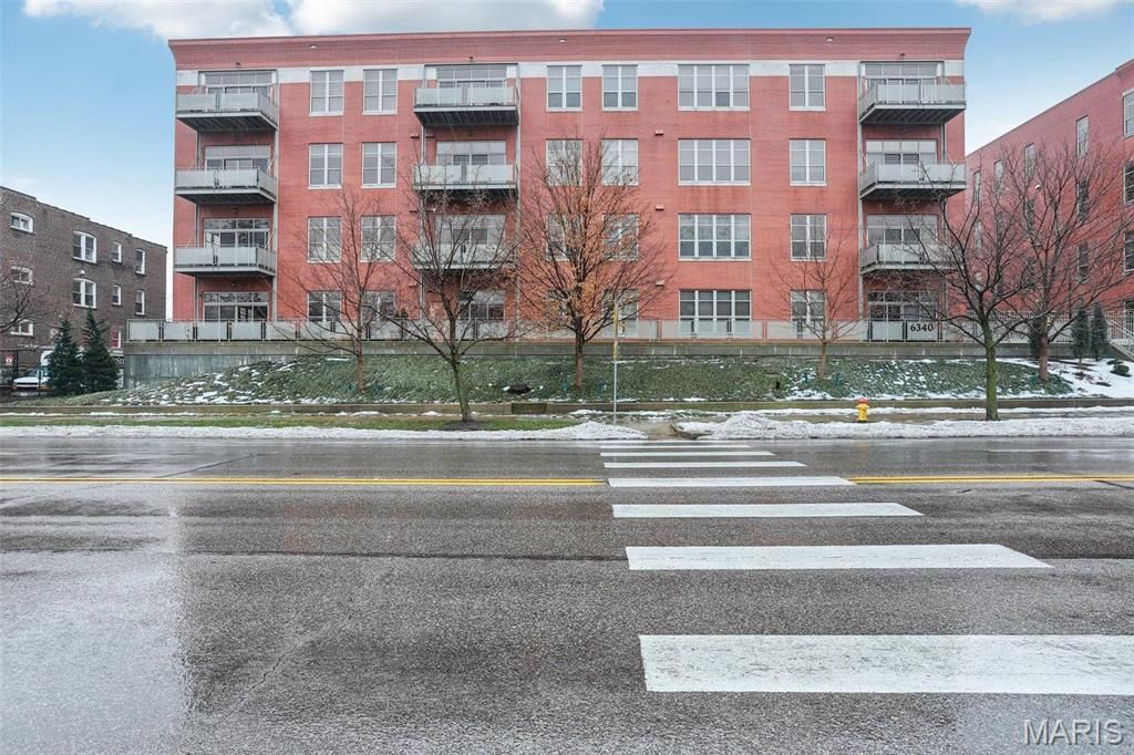 6340 Clayton Road 207, St Louis, MO 63117
